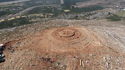 دانشمندان یک کاخ مرموز 4000 ساله با دیوارهای درهم پیچیده در جزیره کرت یونان کشف کردند