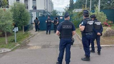 آخرین جزئیات از حمله پلیس فرانسه به مقر منافقین