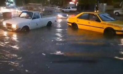 فیلم/ بارش شدید باران و آب‌گرفتگی معابر ساوه