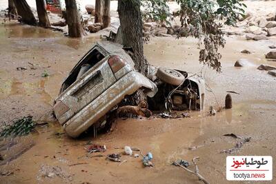 (عکس)مچاله و له شدن وحشتناک یک خودرو در سیلاب جاه چالوس!/سیلاب همه چیز را با خود برد