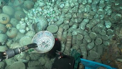 کشف ۱۰۰۰ گنج باستانی در عمق ۱۵۰۰ متری دریا / عکس