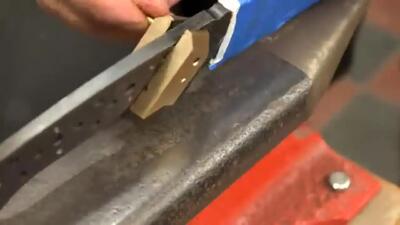 (ویدئو) یک ایده درخشان برای ساخت چاقو با فنر قدیمی کامیون