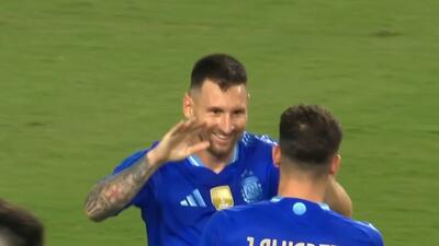 گل چهارم آرژانتین به گواتمالا (دبل لیونل مسی با ضربه چیپ تماشایی)