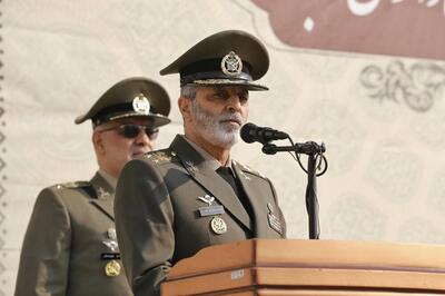 فرمانده کل ارتش: مشارکت هرچه بیشتر در انتخابات عامل پیشرفت کشور و رفع مشکلات است