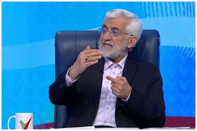جلیلی: شعار ما براساس مطالعات ۱۱ ساله است/هر ایرانی باید یک نقش داشته باشد و دولت باید نقش آفرین باشد