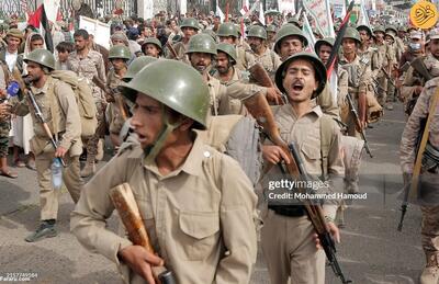 (تصاویر) شباهت جالب تیپ نیروهای انصارالله یمن با رزمندگان ایرانی