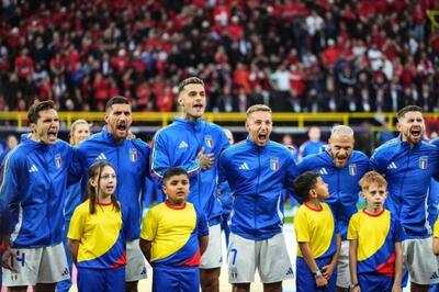 عکس؛ فریادهای بازیکنان ایتالیا هنگام خواندن سرود ملی