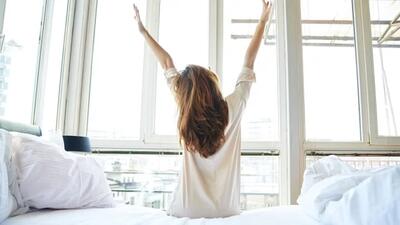 سرحالی بعد از خواب صبحگاهی: ۸ راهکار کاربردی برای اینکه صبح‌ها سرحال بیدار شوید!