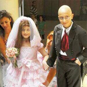 ازدواج دردناک دختر 8 ساله سرطانی با پسر 12 ساله + عکس