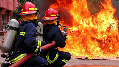 آتش‌سوزی در کارخانه تولید مصنوعات چوبی در سمنان