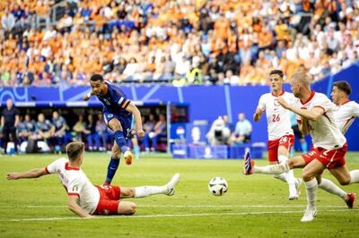 زیباترین بازی یورو تا به اینجا / هلند دوئل با لهستان را برد