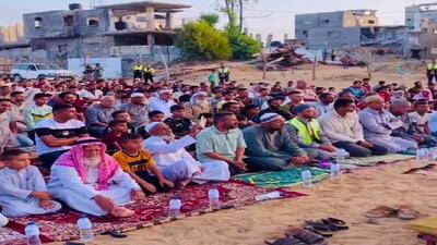 برگزاری نماز عید قربان در میان خرابه‌های غزه + فیلم