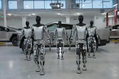 ایلان ماسک: ربات‌ها ممکن است تسلا را به شرکتی ۲۵ تریلیون دلاری تبدیل کنند - زومیت