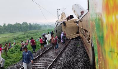 (ویدئو) تصادف مرگبار دو قطار در بنگال غربی