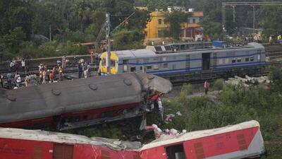 حادثه مرگبار برخورد دو قطار در هند