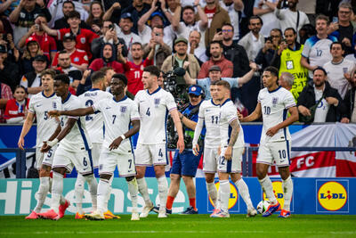 انگلیس و فرانسه در رقابت برای عنوان گران ترین تیم یورو