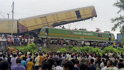 ویدیوها. برخورد مرگبار دو قطار در هند ده‌ها کشته و مجروج برجای گذاشت