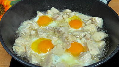 (ویدئو) طرز تهیه یک صبحانه اسپانیایی با فیله مرغ و تخم مرغ