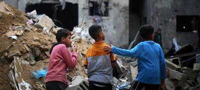 کودکان غزه تحت اجبار جنگ، نان‌آور شده‌اند