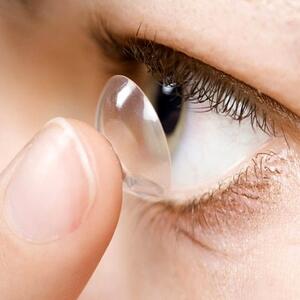 درمان عفونت چشم در اثر استفاده از لنز چیست؟