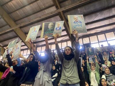 تصاویرِکمتر دیده شده از استقبال مردم اصفهان از پزشکیان و ظریف