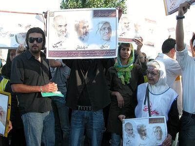 سنگ‌تمام گروه فشار در انتخاباتی که احمدی‌نژاد را بالا آورد