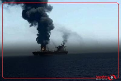 رسانه‌های یمنی صحنه‌هایی از هدف قرار دادن کشتی TUTOR با دو قایق انتحاری در دریای سرخ را منتشر کردند