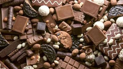 تأثیر متفاوت شکلات بر مردان و زنان + زنان چه زمانی بیشتر شکلات می خورند؟