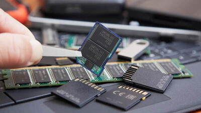 سقوط آزاد قیمت حافظه‌های NAND و DRAM ادامه دارد؛ علت چیست؟