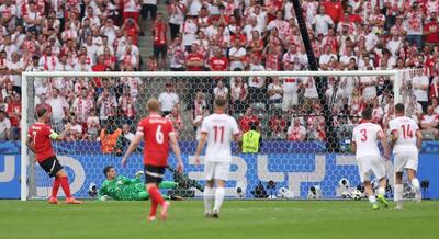 بوگارتنر بهترین بازیکن بازی لهستان - اتریش شد