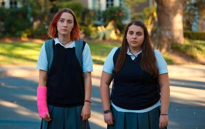 (تصاویر) ۸ فیلم جذاب درباره پایان دبیرستان که باید ببینید