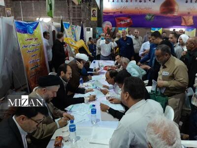 میز خدمت دادگستری خوزستان در اولین روز از هفته قوه قضاییه در مصلای اهواز برگزار شد 