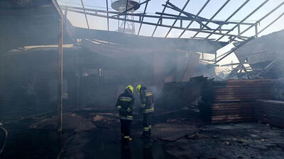 آتش‌سوزی در کارگاه مبل خیابان امام خمینی