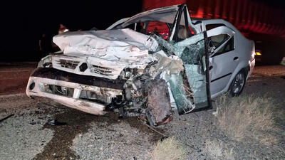 تصادف مرگبار دو خودرو سواری در اردکان / یکی از مصدومان در خودرو حبس شده بود