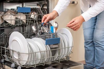 راهنمای تمیز کردن ماشین ظرفشویی با روش اصولی