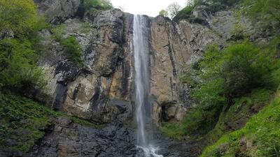 آبشار لاتون در گیلان