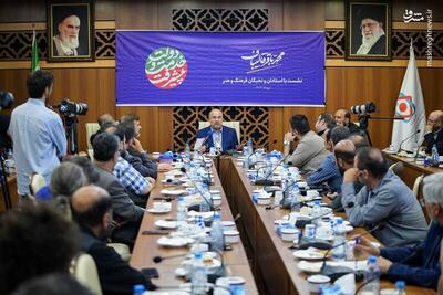  عکس/ نشست قالیباف با استادان و نخبگان حوزهٔ فرهنگ و هنر
