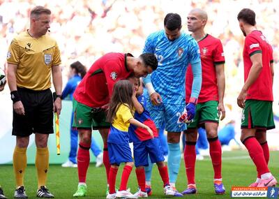 قلبی از جنس طلا؛ کریستیانو رونالدو و رقم زدن صحنه‌هایی زیبا در یورو 2024 / عکس - پارس فوتبال | خبرگزاری فوتبال ایران | ParsFootball