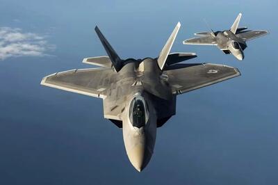 تفاوت‌ها بین جنگنده‌های F-۱۶ و F-۲۲ را اینجا بخوانید/ تصاویر