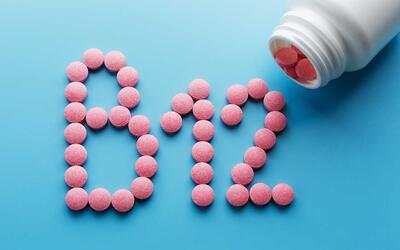 ۱۰ نشانه کمبود ویتامین B۱۲ (فیلم)