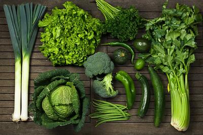 چه سبزیجاتی را نباید به صورت خام مصرف کرد؟