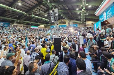 (ویدئو) همایش انتخاباتی مسعود پزشکیان در سالن شیرودی تهران