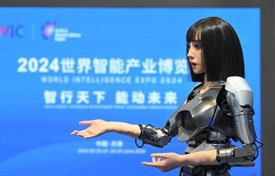 (ویدئو) هنرنمایی ربات‌های انسان‌نما در نمایشگاه تیانجین چین