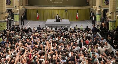 مقام معظم رهبری : هرکس به ایران قوی علاقه‌مند است در انتخابات شرکت کند