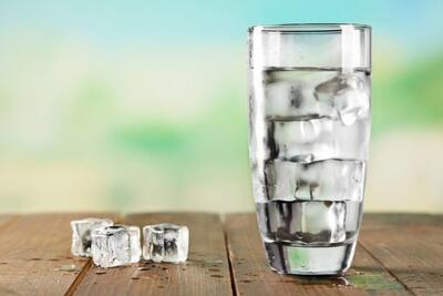 نکته مهم برای تابستان: چرا نباید آب یخ بخوریم؟
