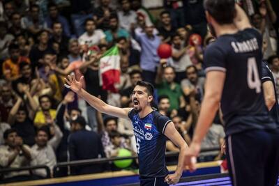 (عکس) اتفاق عجیب در والیبال ایران؛ مربی می‌خواهد بازی کند!