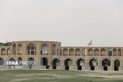 (تصاویر) اصفهان در محاصره گرد و غبار