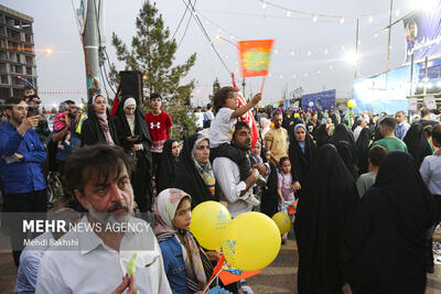 حضور گسترده مردم قم در شادپیمایی جشن عید غدیرخم