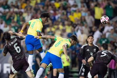 برزیل تساوی را گردن داوری انداخت!