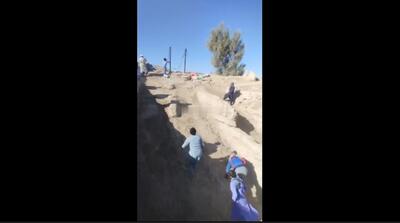 تصاویر جنجالی از پرتاب تریاک از خاک افغانستان به داخل ایران (فیلم)